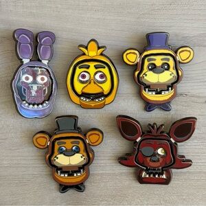Five Nights At Freddy’s 🍕 (5) Pin Bundle!